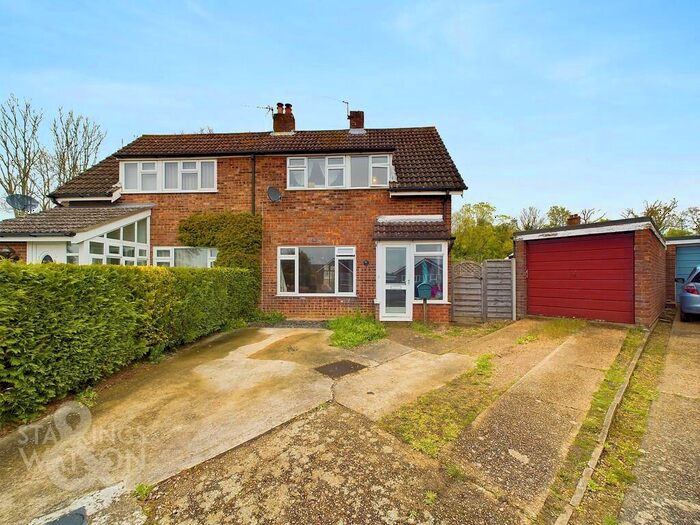 3 Bedroom Semi-Detached House For Sale In Hemmant Way, Gillingham, Beccles, NR34