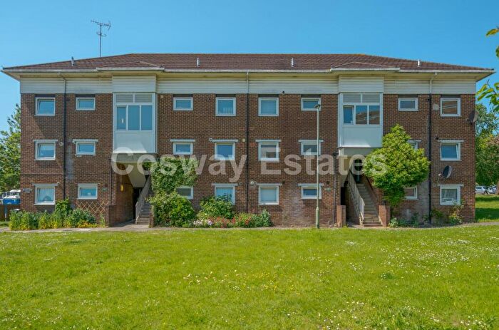 2 Bedroom Apartment For Sale In Bittacy Hill, Mill Hill, NW7
