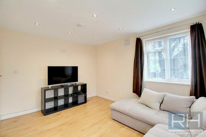2 Bedroom Flat To Rent In Palmers Road, Arnos Grove, London, N11