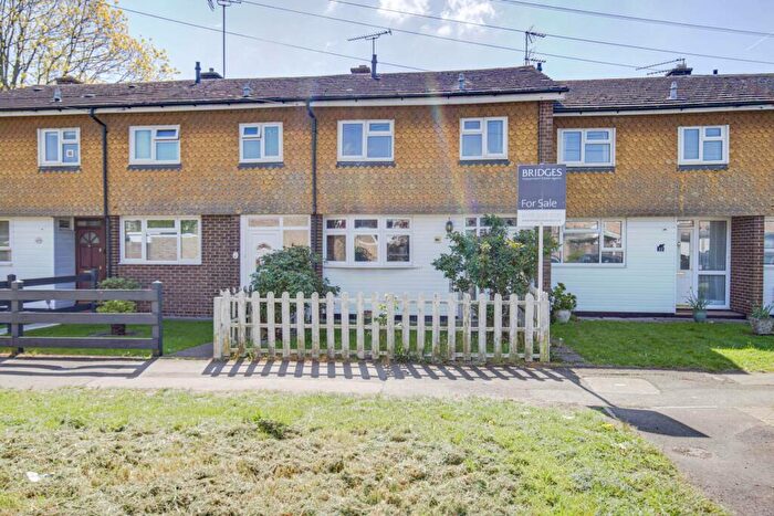 3 Bedroom Terraced House For Sale In Bellingham Walk, Emmer Green, RG4