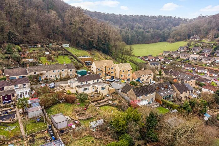 4 Bedroom Detached House For Sale In Hunger Hill, Dursley, GL11