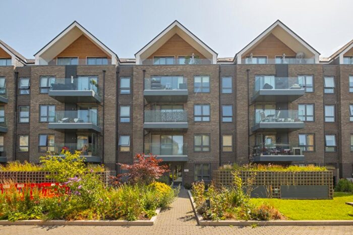 1 Bedroom Apartment To Rent In Antoinette Close Kingston Upon Thames, KT1