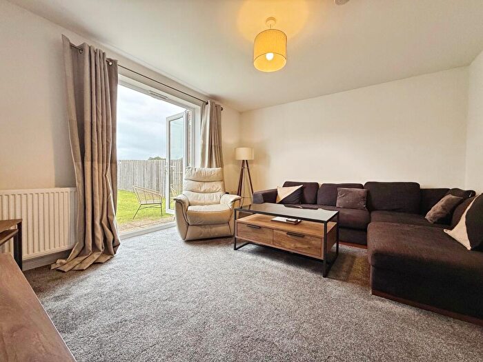 2 Bedroom End Of Terrace House For Sale In Buttercup Crescent, Glasgow, G72
