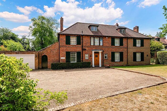 5 Bedroom House For Sale In Coulsdon Lane, Chipstead, CR5