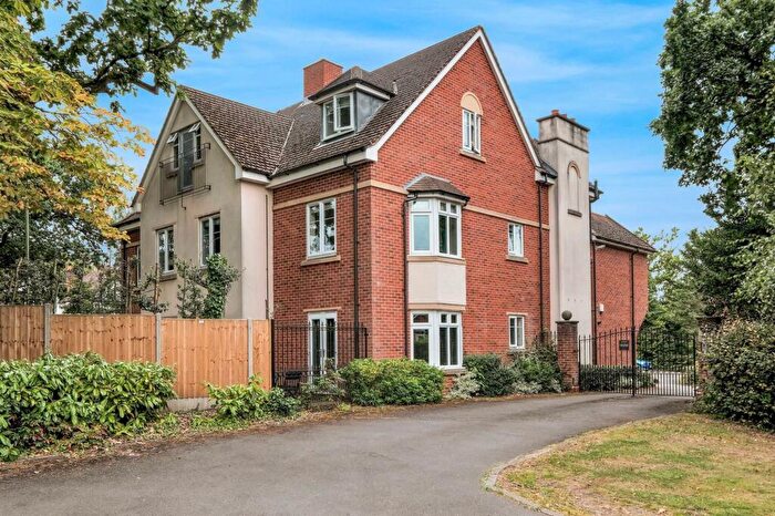 2 Bedroom Flat For Sale In Westwood Grove, Solihull, B91