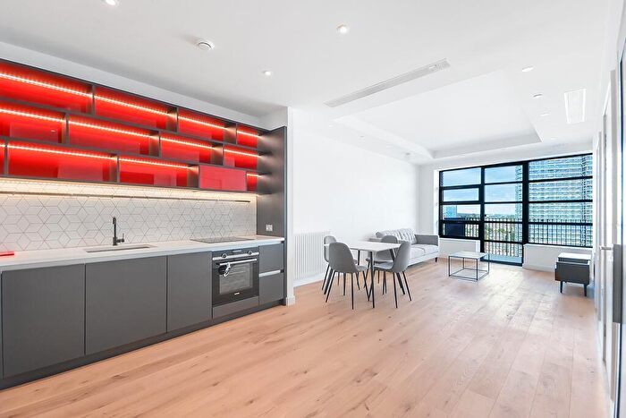 1 Bedroom Apartment To Rent In Defoe House, City Island Way, E14