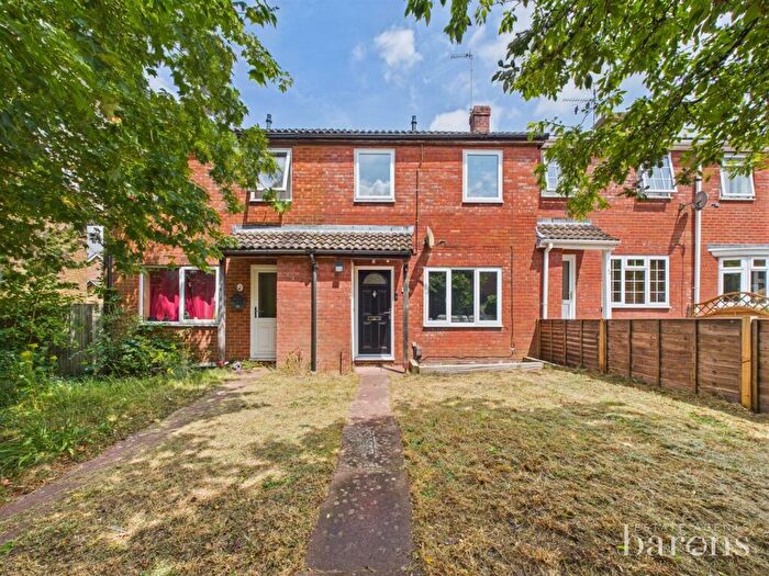 3 Bedroom Terraced House For Sale In Lennon Way, Basingstoke, RG22