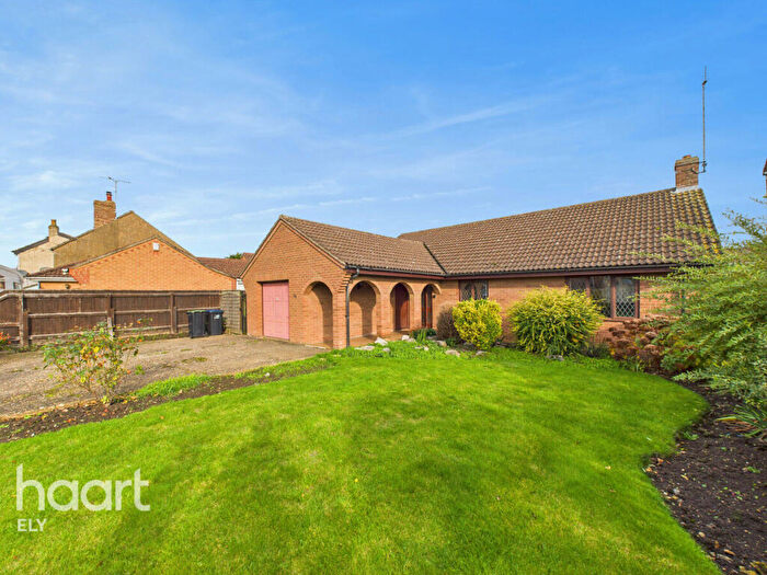 3 Bedroom Detached Bungalow For Sale In Ponts Hill, Littleport, CB6