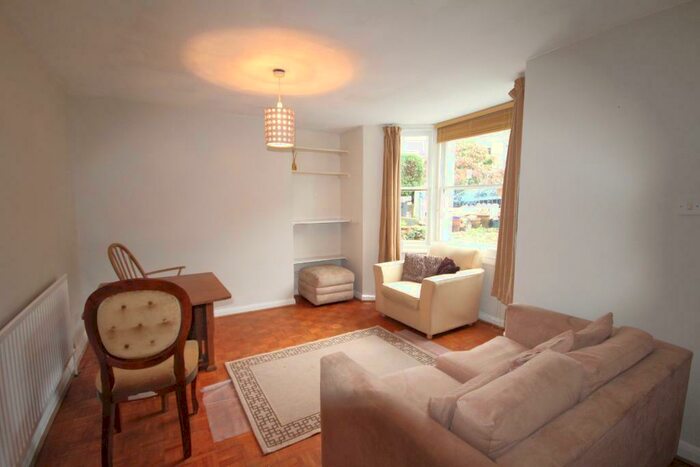 2 Bedroom Flat To Rent In Regina Road, Finsbury Park, London, N4