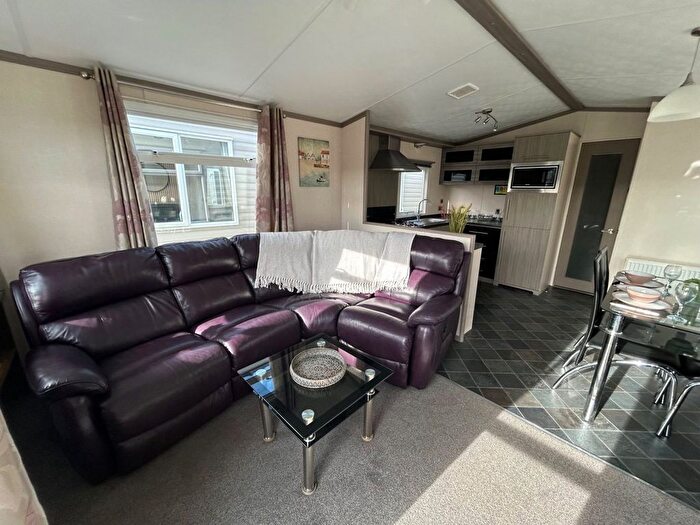 2 Bedroom Park Home For Sale In Hythe Road, Dymchurch, Romney Marsh, TN29