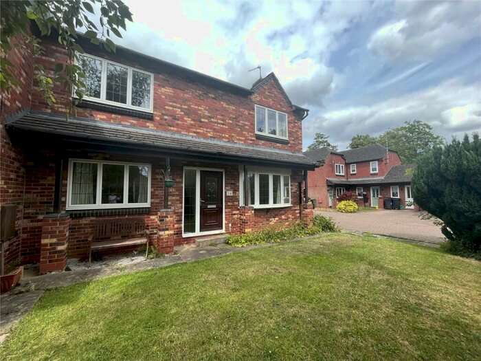 3 Bedroom House To Rent In Yew Tree Close, Lapworth, Solihull, West Midlands, B94