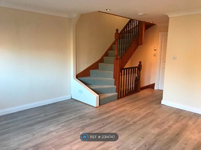 2 Bedroom End Of Terrace House To Rent In Kings Road, Haslemere, GU27