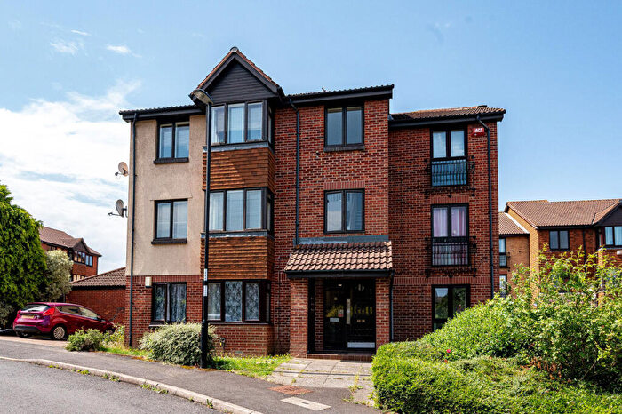 1 Bedroom Flat For Sale In Gables Close, Lee, London, SE12