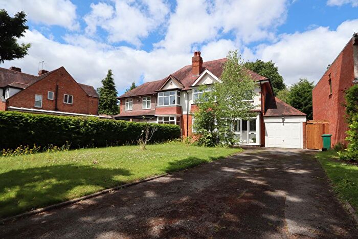 4 Bedroom Semi-Detached House To Rent In Hazelwood Road, Acocks Green, Birmingham, B27