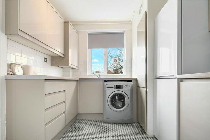 2 Bedroom Flat To Rent In Clinger Court, Hobbs Place Estate, London, N1