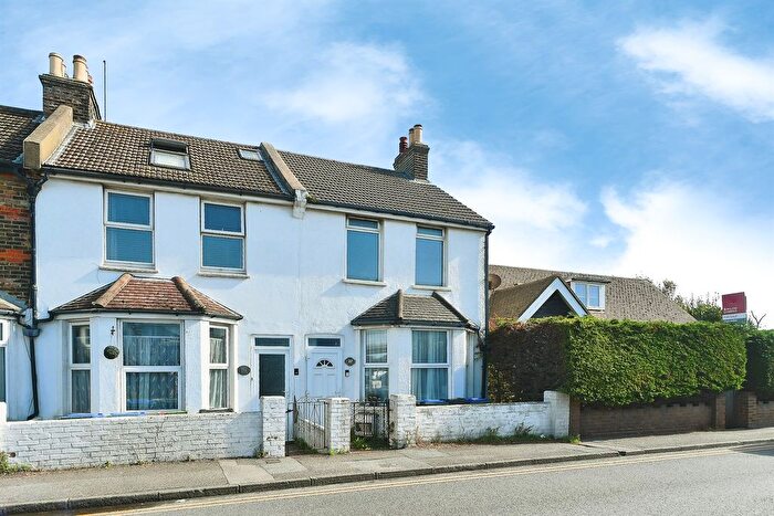 3 Bedroom Semi-detached House For Sale In Railway Road, Newhaven, BN9