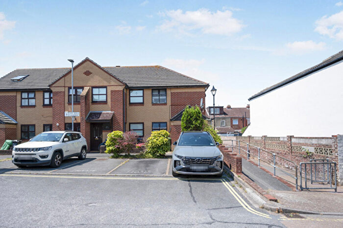 1 Bedroom Flat To Rent In Stowe Road, Southsea, Hampshire, PO4