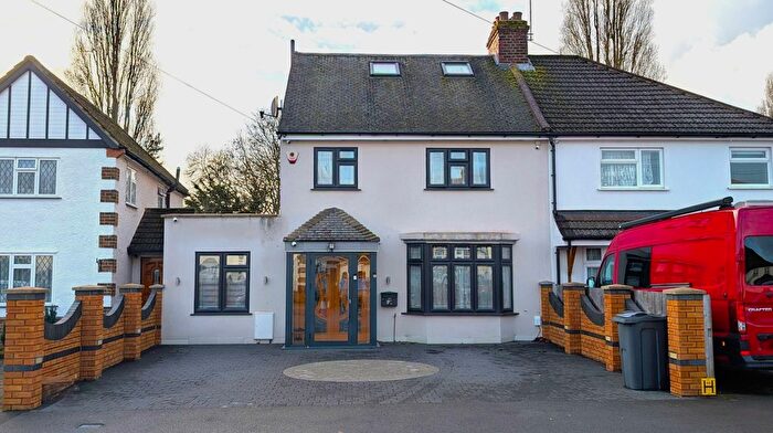 5 Bedroom Semi Detached House For Sale In Wallasey Crescent, Uxbridge, Greater London, UB10