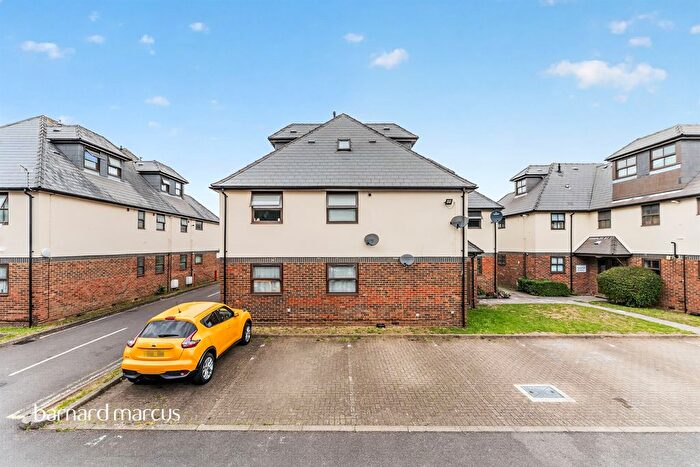 2 Bedroom Flat For Sale In Grove Road, Mitcham, CR4