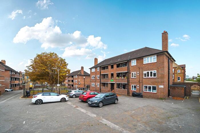 3 Bedroom Property For Sale In Honeywell Road, London, SW11