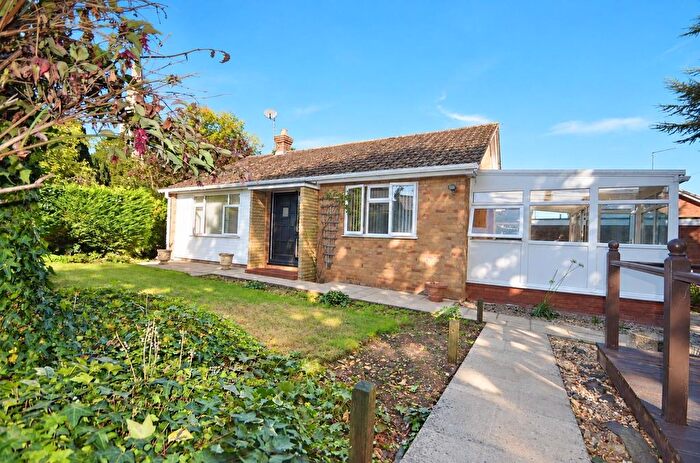 2 Bedroom Detached Bungalow For Sale In Berrister Place, Raunds, Northamptonshire, NN9