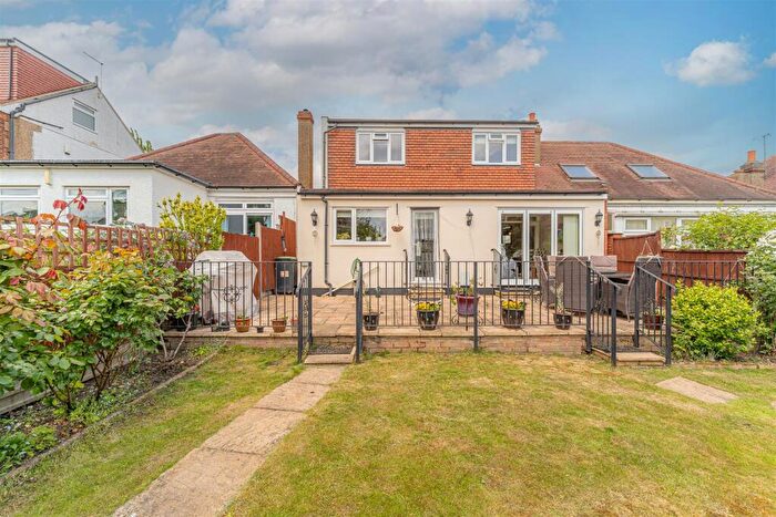 3 Bedroom Semi-Detached Bungalow For Sale In Glenville Avenue, Enfield, EN2