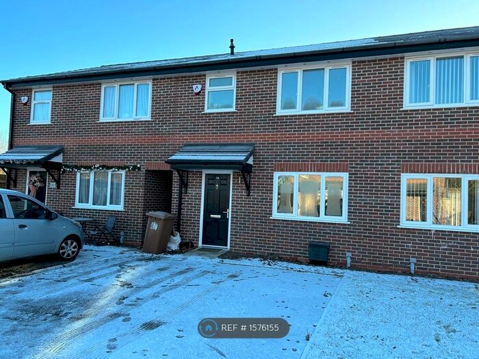 3 Bedroom Semi-Detached House To Rent In Penny Bridge Grove, St. Helens, WA9