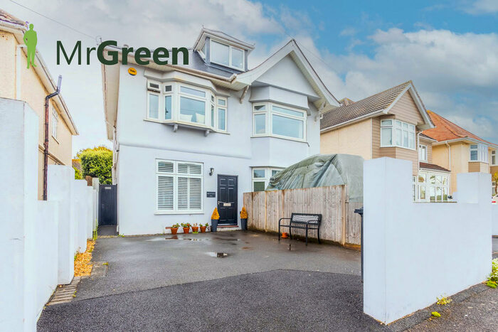 2 Bedroom Apartment To Rent In Stourcliffe Avenue, Dorset, BH6