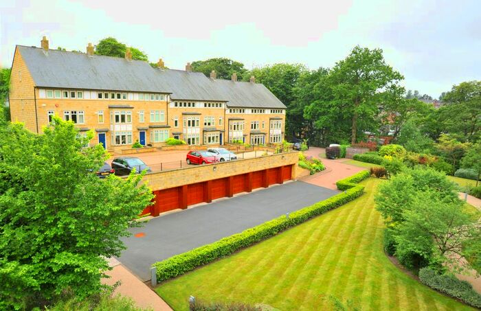 4 Bedroom Town House To Rent In Royal Gardens, Victoria Road, Harrogate, HG2