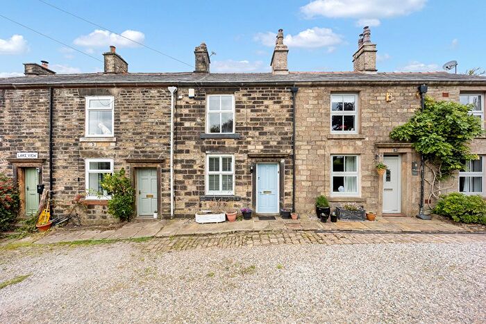 2 Bedroom Cottage For Sale In Lake View, Belmont, Bolton, BL7