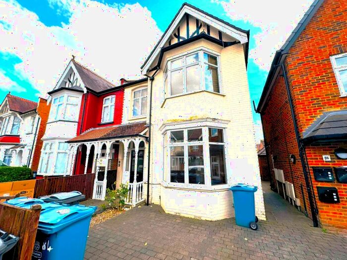 1 Bedroom Flat To Rent In Hindes Road, Harrow, Middlesex, HA1