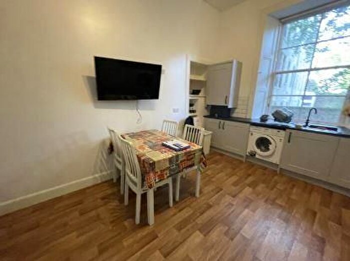 3 Bedroom Flat To Rent In Forrest Road, Edinburgh, EH1