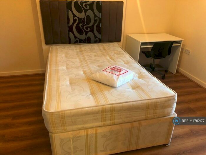 3 Bedroom Flat To Rent In Spring Road, Birmingham, B15