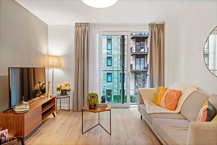 1 Bedroom Apartment To Rent In New Maker Yards, M5