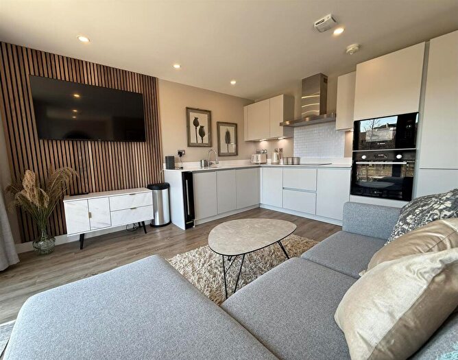 1 Bedroom Apartment To Rent In First Floor, The Glass House, Queens Dock Avenue, Hull, HU1