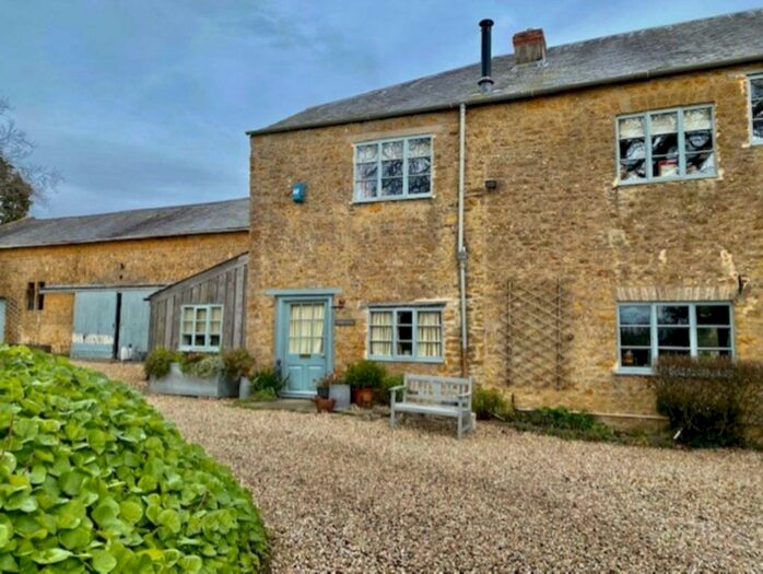 3 Bedroom Semi-Detached House To Rent In Upper High Street, Castle Cary, BA7