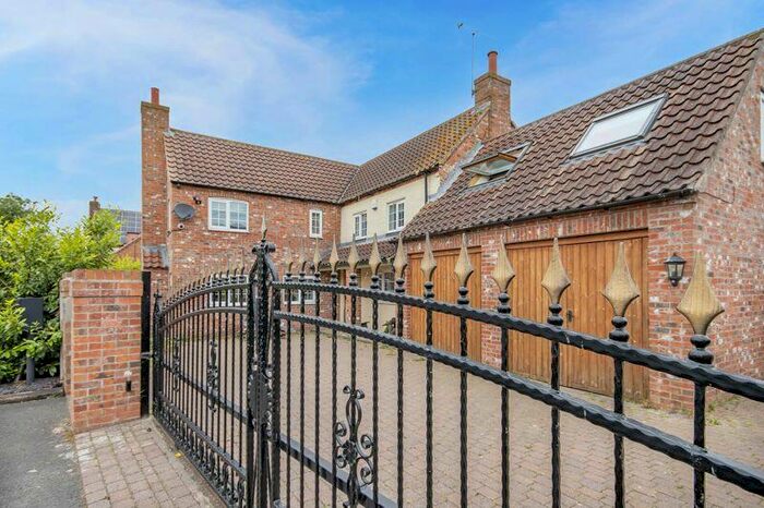 4 Bedroom Detached House For Sale In Main Street, Laneham, Retford, DN22
