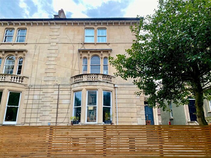 2 Bedroom Apartment For Sale In Oakland Road, Bristol, BS6