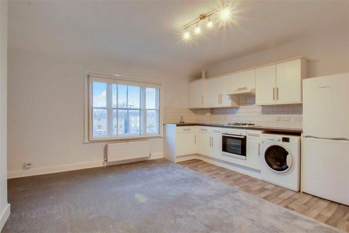 2 Bedroom Flat To Rent In Wickham Road, Brockley SE4