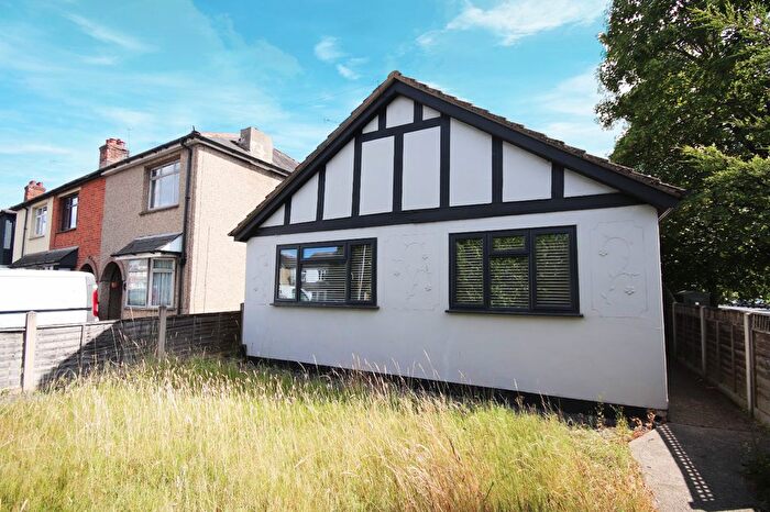 3 Bedroom Bungalow To Rent In Writtle Road, Chelmsford, CM1