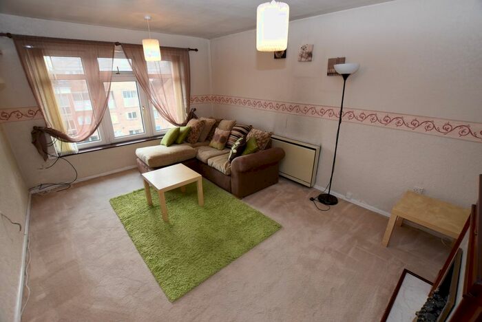 2 Bedroom Flat To Rent In Quarn Way, Derby DE1