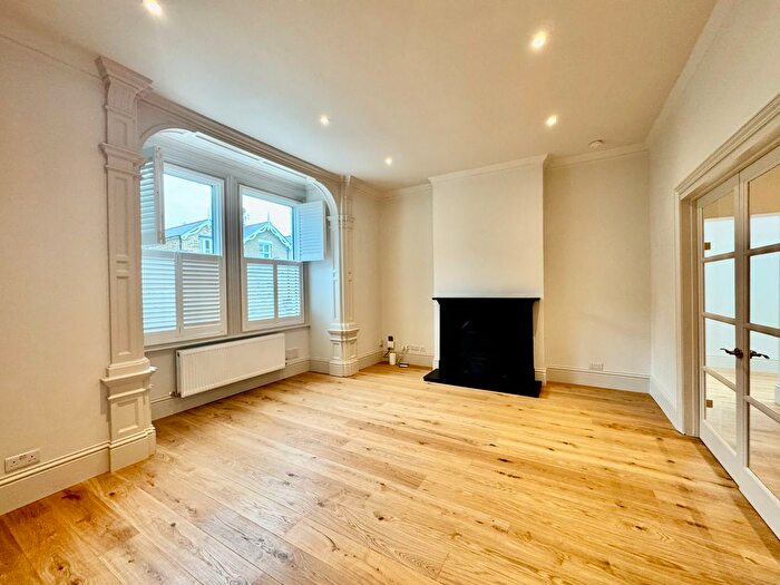 4 Bedroom Flat To Rent In Amerland Road, London, SW18