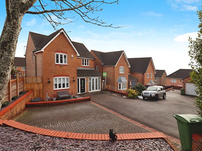 4 Bedroom Detached House For Sale In Cedar Way, Tonyrefail, Porth, CF39