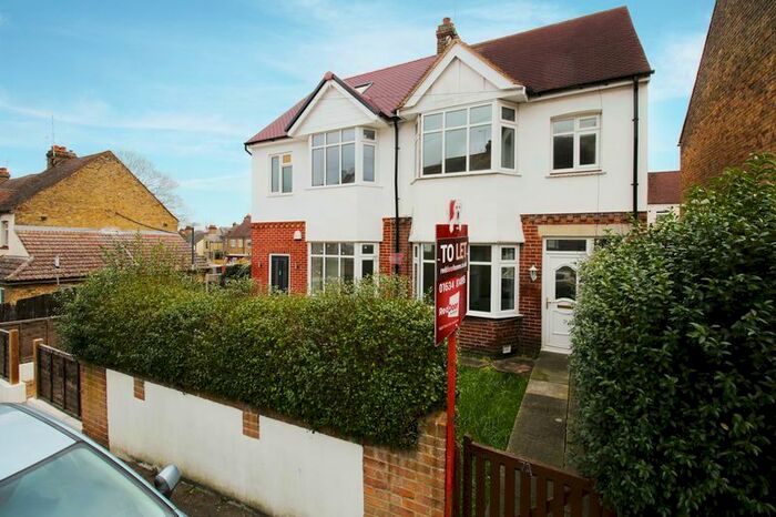 3 Bedroom Detached House To Rent In Cottall Avenue, Chatham, ME4