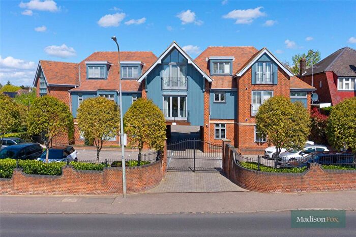 3 Bedroom Apartment To Rent In Manor Road, Chigwell, Essex, IG7
