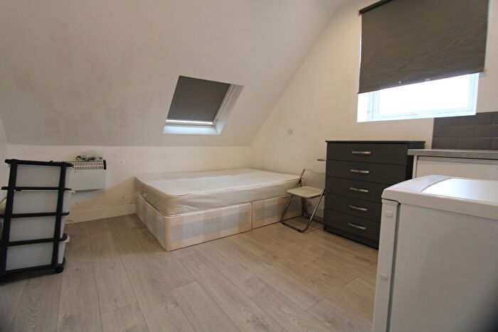 Studio To Rent In Canterbury Road, Croydon, CR0