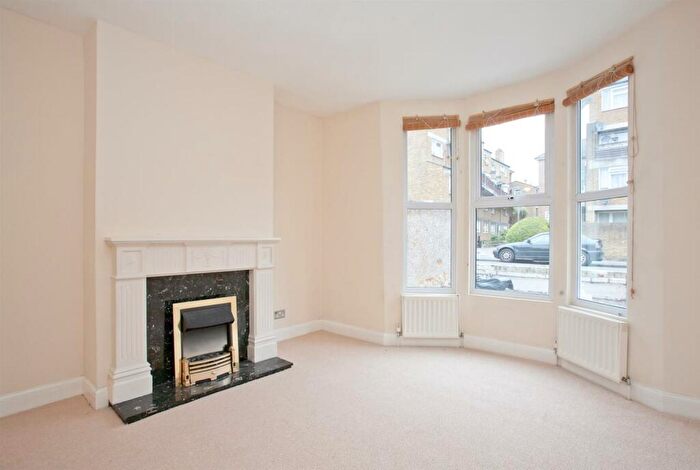 4 Bedroom Terraced House To Rent In Elmington Road, SE5