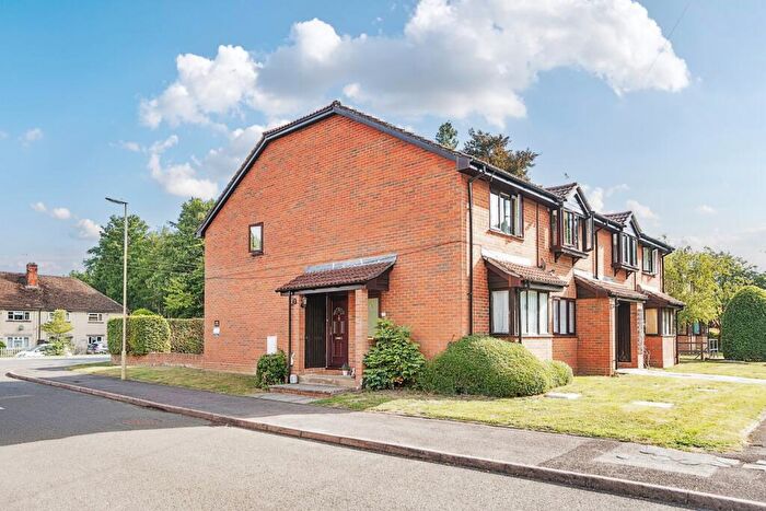 1 Bedroom Maisonette For Sale In St. Michaels Close, Fleet, Hampshire, GU51