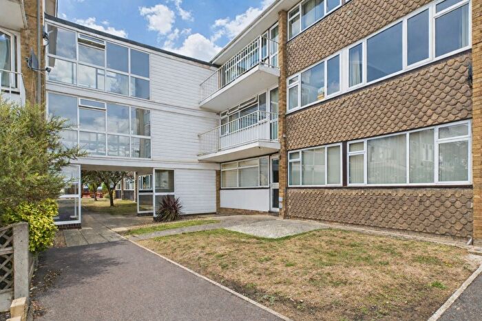 3 Bedroom Flat To Rent In Pamington Fields, Ashchurch, Tewkesbury, Gloucestershire, GL20