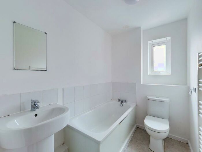 2 Bedroom Flat To Rent In Hartley Court, Cliffe Vale, Stoke On Trent Staffordshire, ST4